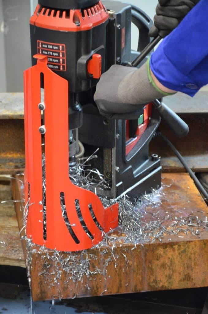 PRO-102 has an improved 3-spoke handle 